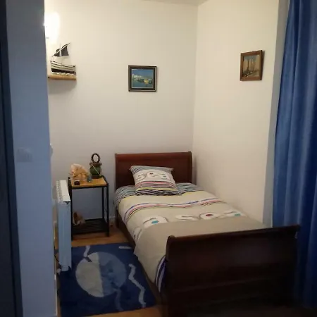 Uxello Guest house *